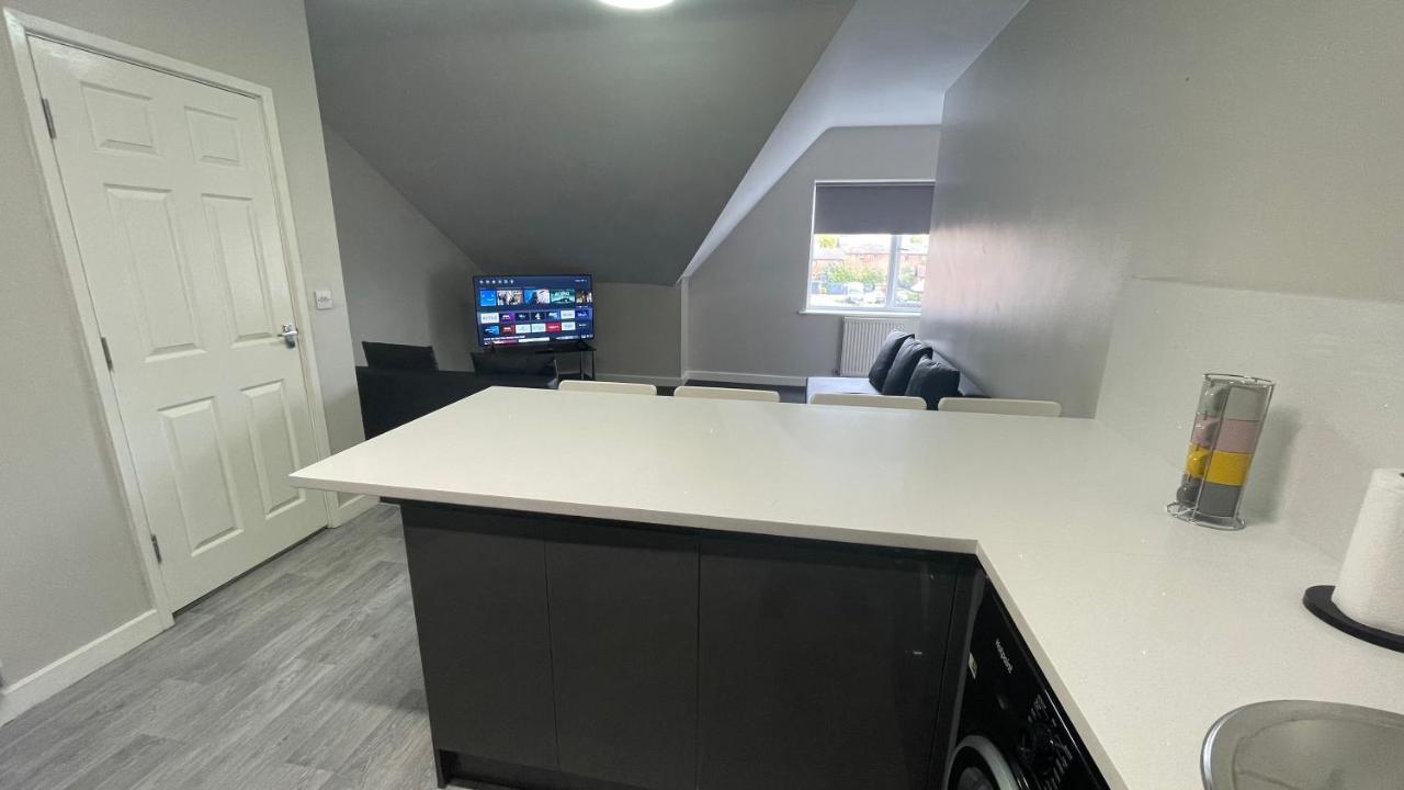 Mays Apartments - 102 Mill Street, Free Parking, 2 Minute Walk To Baltic Market And City Centre - Apartments Sleep 1-10 Guests Liverpool Exteriér fotografie