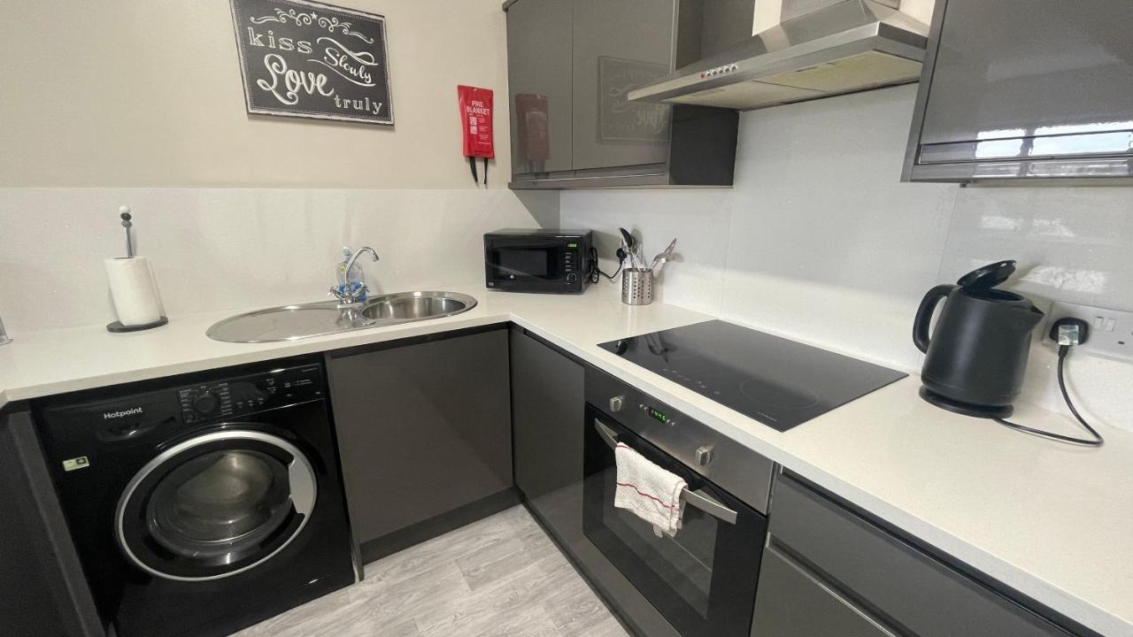 Mays Apartments - 102 Mill Street, Free Parking, 2 Minute Walk To Baltic Market And City Centre - Apartments Sleep 1-10 Guests Liverpool Exteriér fotografie